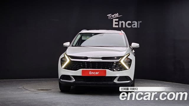 Kia Sportage 2023 — ფოტო 3/20