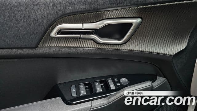 Kia Sportage 2023 — фото 17 из 20
