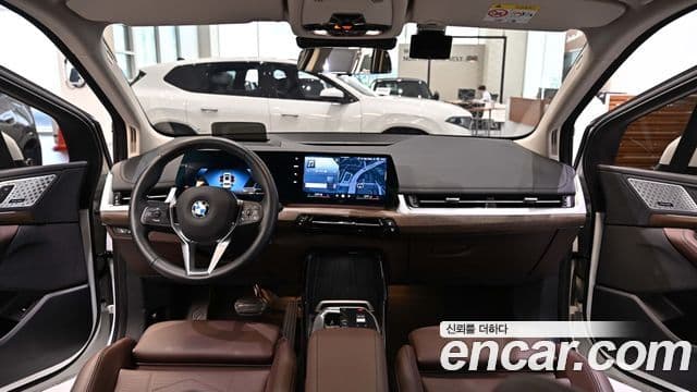 BMW 2 Series Active Tourer 2024 — ფოტო 8/20