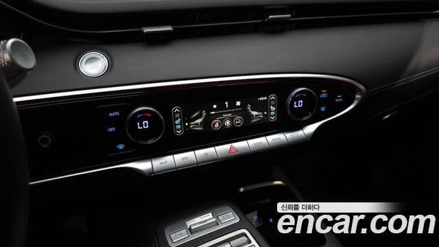 Genesis GV70 2022 — фото 17 из 20