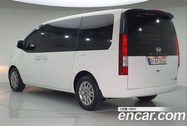 Hyundai Staria 2024 — фото 4 из 20