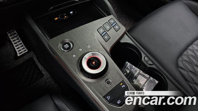 Kia Sportage 2025 — Şəkil 28/32