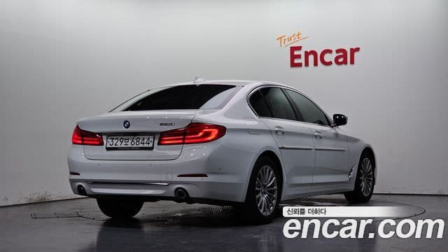 BMW 5 Series 2020 — Şəkil 2/20