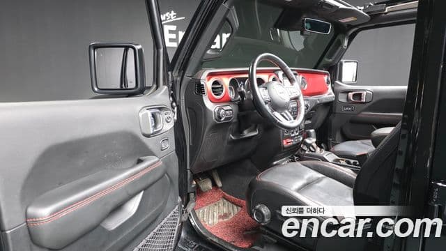 Jeep Wrangler 2020 — фото 10 из 20
