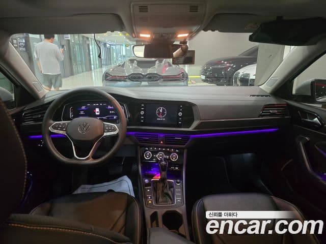 Volkswagen Jetta 2023 — Şəkil 10/16