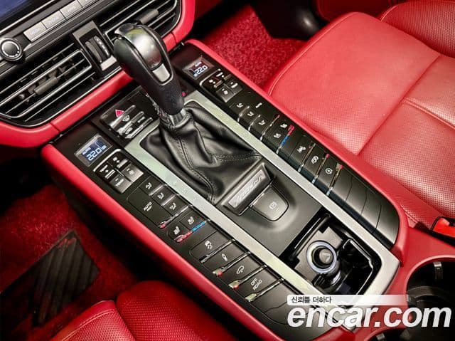 Porsche Macan 2020 — Şəkil 11/17