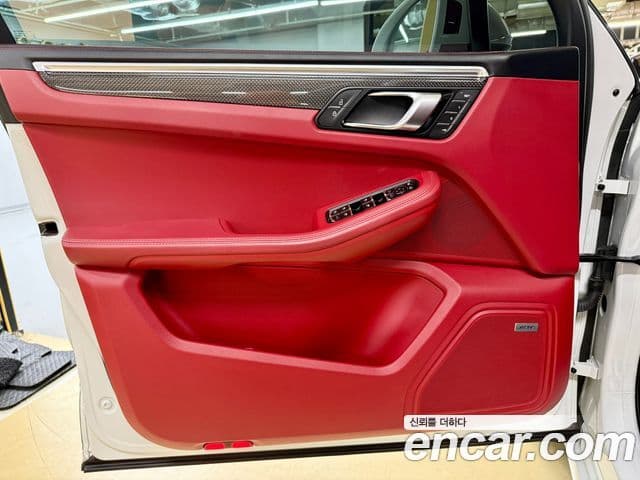 Porsche Macan 2020 — Şəkil 14/17