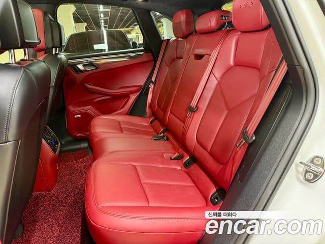 Porsche Macan 2020 — Şəkil 15/17