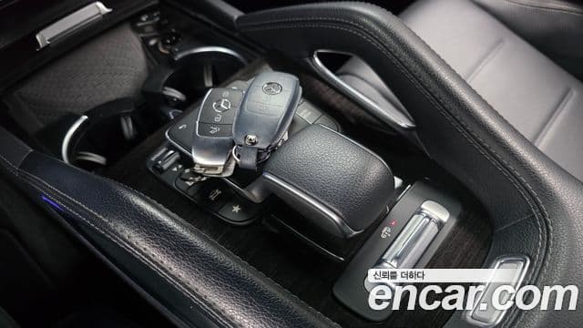 Mercedes-Benz GLE-Class 2021 — Şəkil 16/20