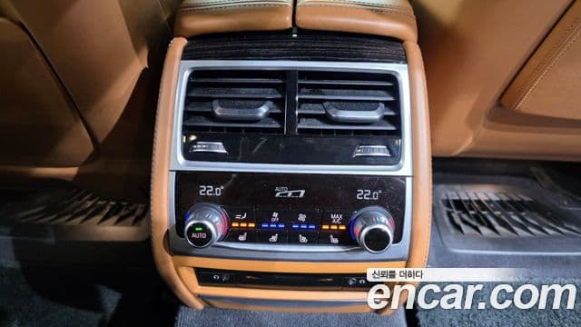 BMW 7 Series 2018 — Şəkil 19/20