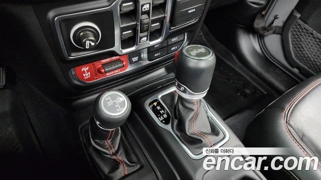 Jeep Wrangler 2020 — Şəkil 11/34