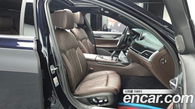 BMW 7 Series 2018 — ფოტო 11/20