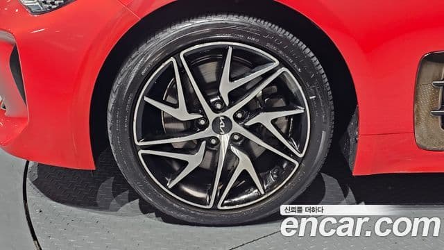 Kia Stinger 2022 — фото 5 из 20