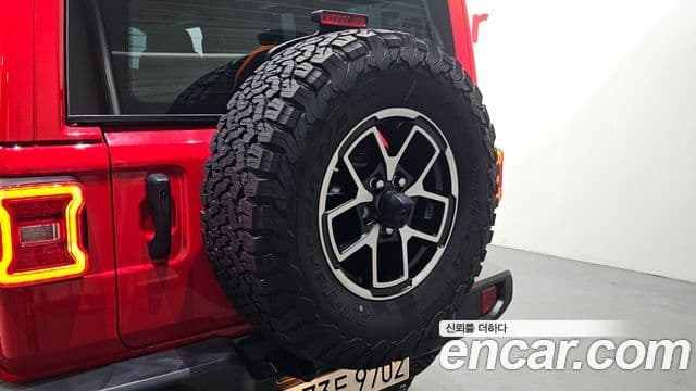 Jeep Wrangler 2024 — Фото 19/20
