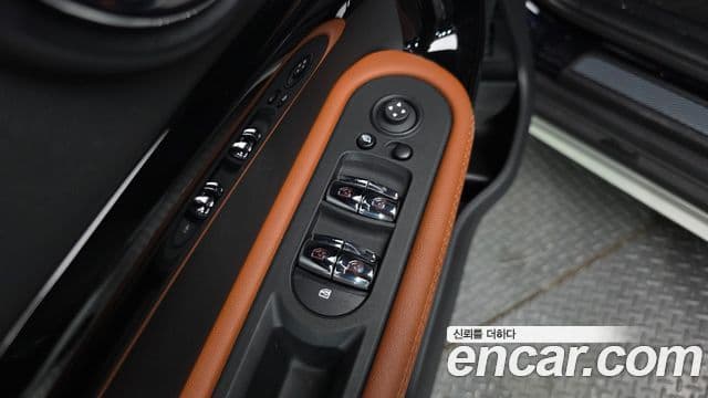 Mini Cooper Countryman 2023 — Photo 28/33
