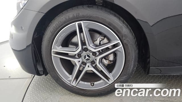 Mercedes-Benz E-Class 2023 — фото 5 из 20