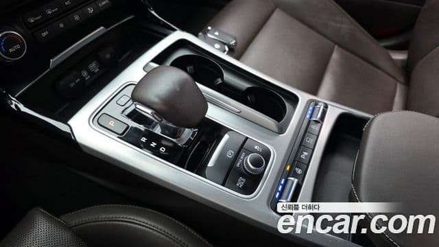 Kia Stinger 2020 — ფოტო 9/20