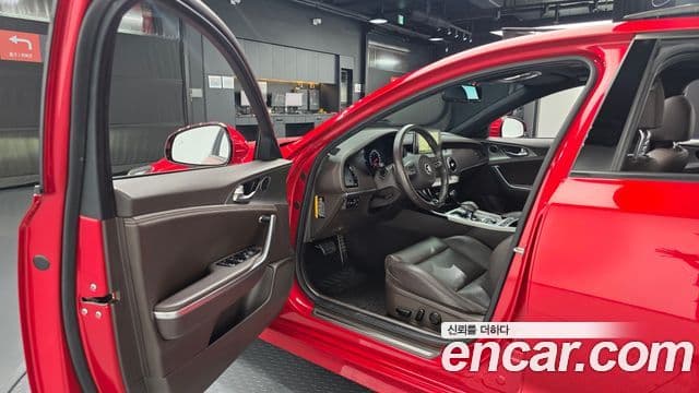 Kia Stinger 2020 — фото 10 из 20