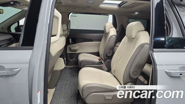 Kia Carnival 2024 — фото 11 из 20