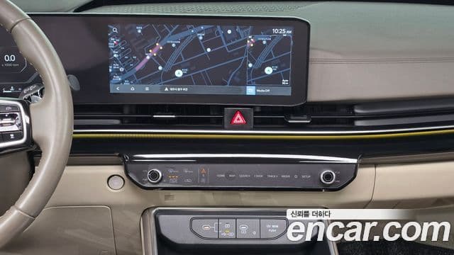 Kia Carnival 2024 — фото 12 из 20