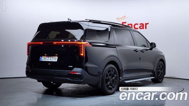 Kia Carnival 2024 — Şəkil 2/20