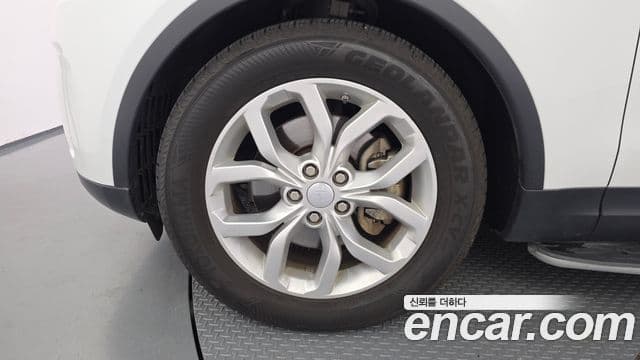 Land Rover Discovery 5 2018 — фото 5 из 20