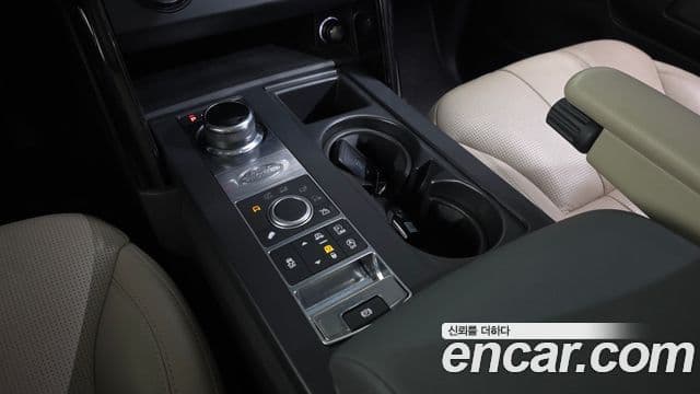 Land Rover Discovery 5 2018 — ფოტო 9/20