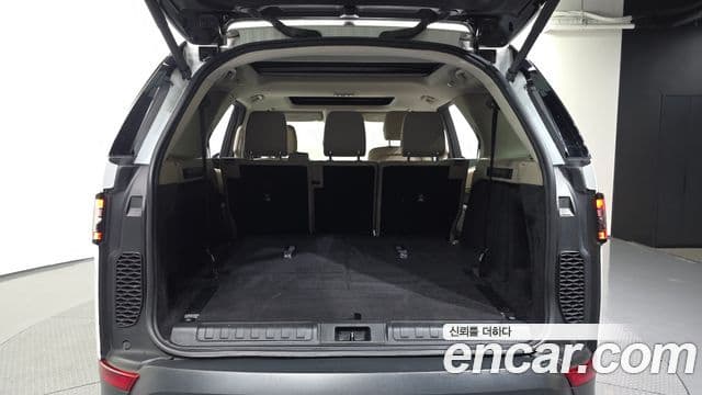 Land Rover Discovery 5 2018 — фото 20 из 20