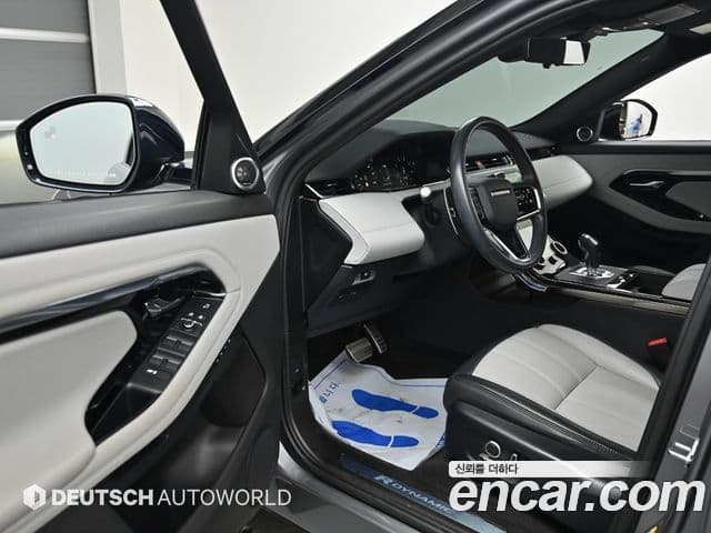 Land Rover Range Rover Evoque 2021 — фото 11 из 20