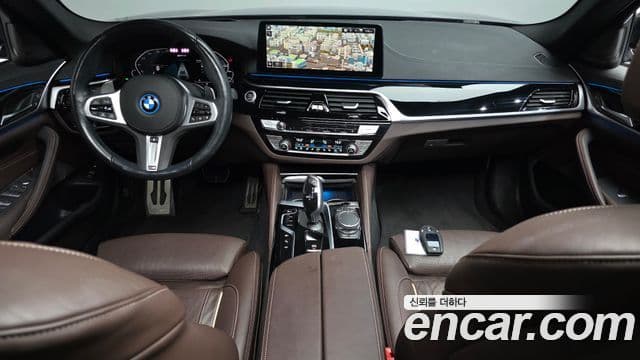 BMW 5 Series 2023 — ფოტო 7/20