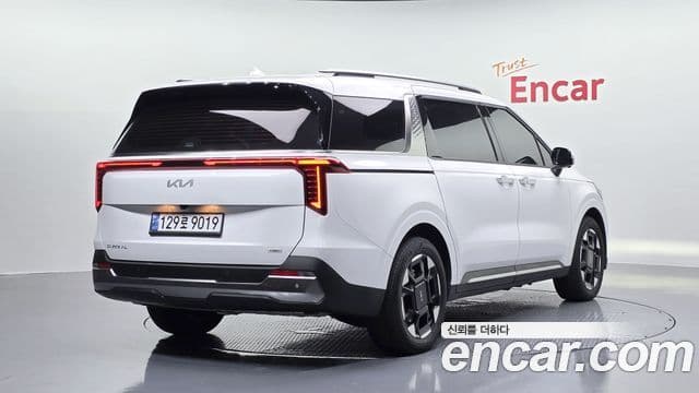 Kia Carnival 2024 — Фото 2/20