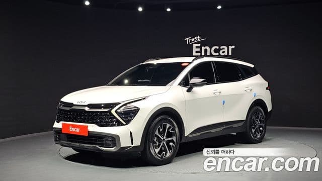 Kia Sportage 2022 — Фото 1/20