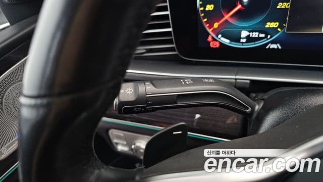 Mercedes-Benz GLE-Class 2023 — Photo 22/36