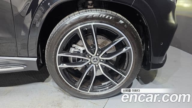 Mercedes-Benz GLS-Class 2024 — Photo 2/45