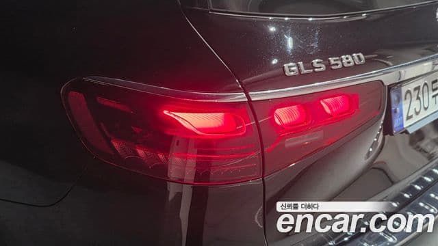 Mercedes-Benz GLS-Class 2024 — Photo 3/45