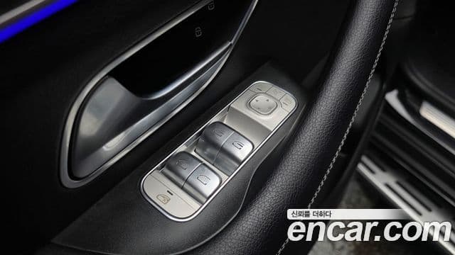 Mercedes-Benz GLS-Class 2024 — Photo 43/45