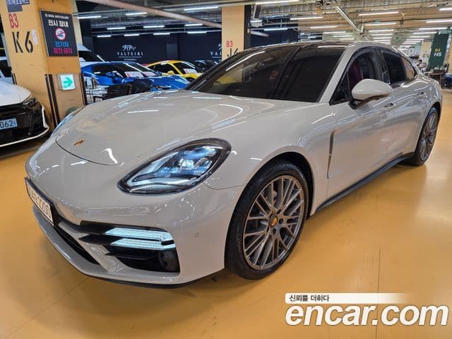 Porsche Panamera 2023 — ფოტო 2/20
