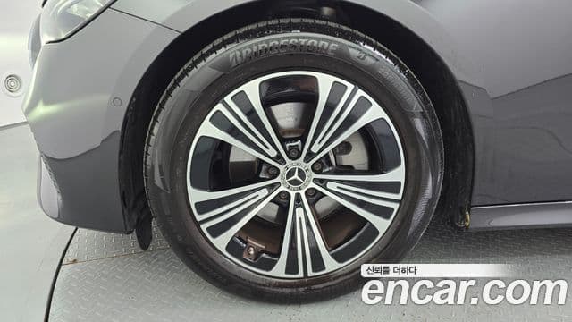 Mercedes-Benz E-Class 2024 — фото 5 из 20