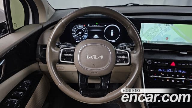 Kia Carnival 2022 — ფოტო 13/20