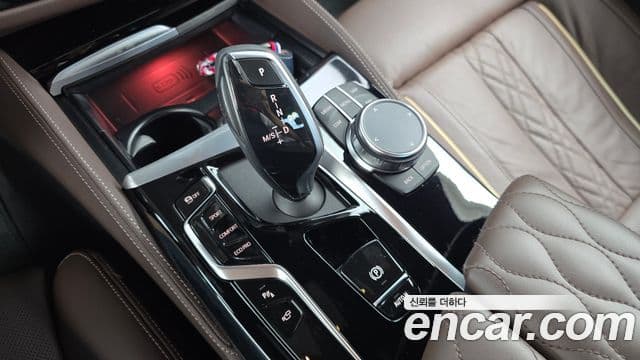 BMW 5 Series 2023 — Şəkil 9/20