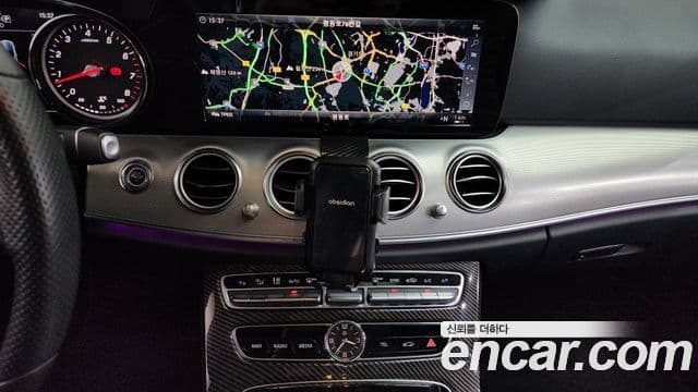 Mercedes-Benz E-Class 2018 — фото 12 из 20