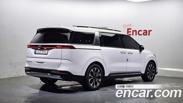 Kia Carnival 2021 — Фото 2/20
