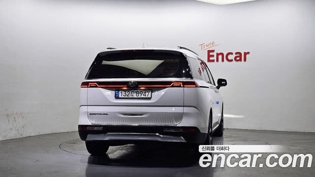 Kia Carnival 2021 — Фото 4/20
