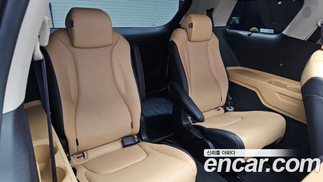 Kia Carnival 2021 — Фото 11/20