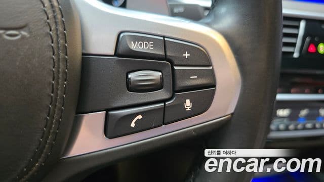 BMW 5 Series 2019 — ფოტო 17/20