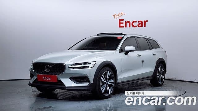 Volvo V60 Cross Country 2020 — Şəkil 1/20