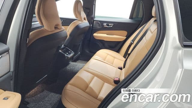 Volvo V60 Cross Country 2020 — Şəkil 11/20