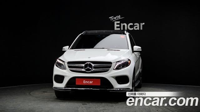 Mercedes-Benz GLE-Class 2018 — Şəkil 3/20