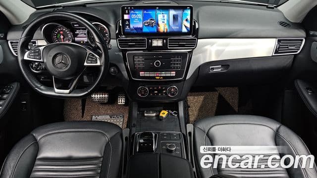 Mercedes-Benz GLE-Class 2018 — Şəkil 10/20