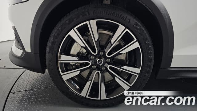 Volvo V60 Cross Country 2024 — ფოტო 5/20